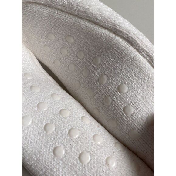 Disney Mickey Mouse SanTa Hat Snuggle Toes No Slip Slipper Socks Women’s Sz 4-10 - Picture 11 of 11